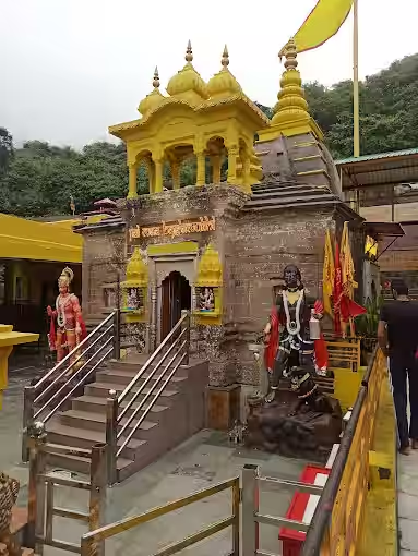 प्राचीन मंदिर गर्भगृह का बाहरी स्वरूप